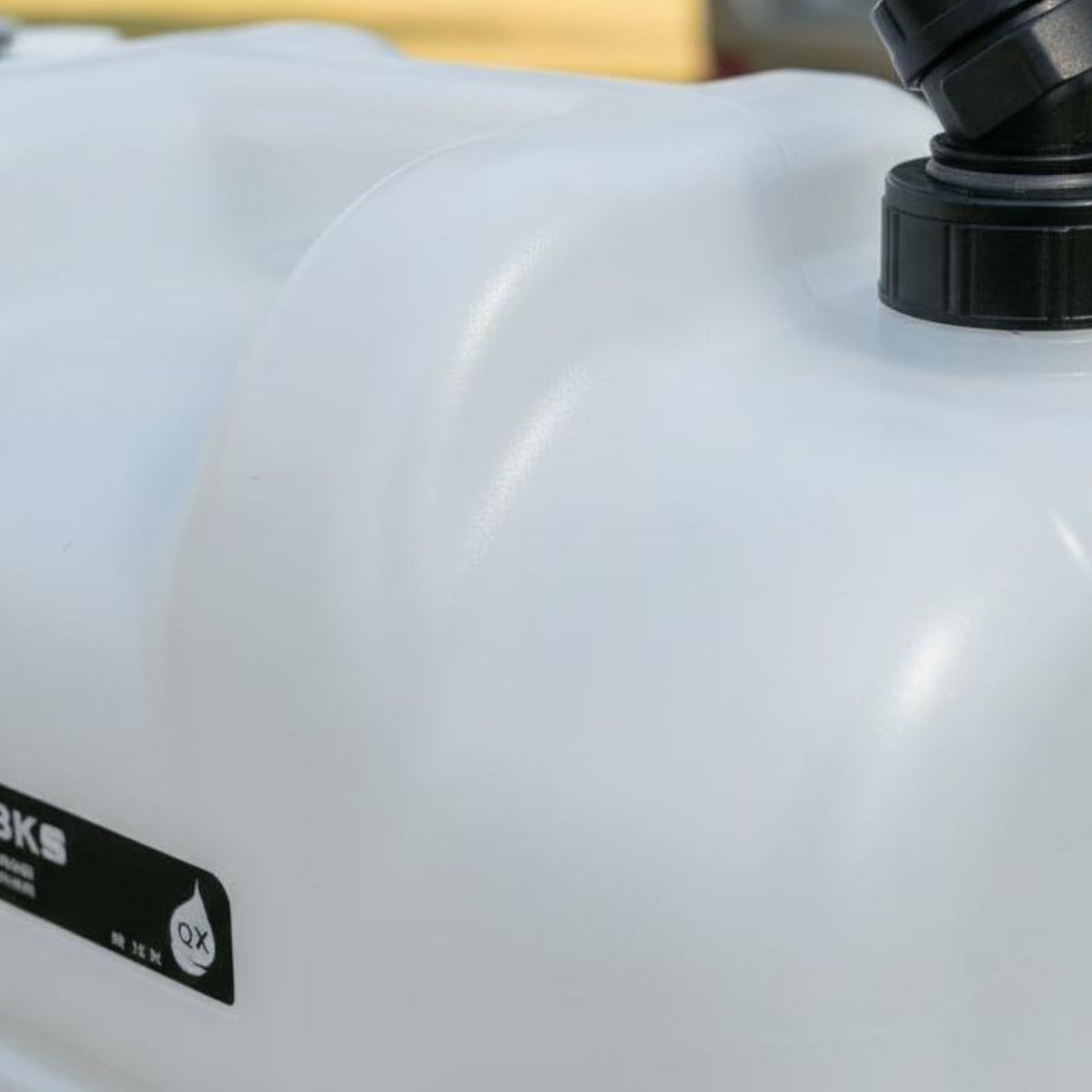 Portable Water Container with Faucet, Wheels, Black I1090