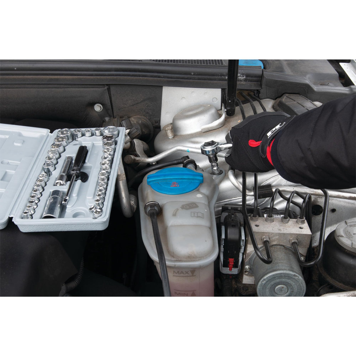 40-Piece SAE and Metric Socket Wrench Set A250